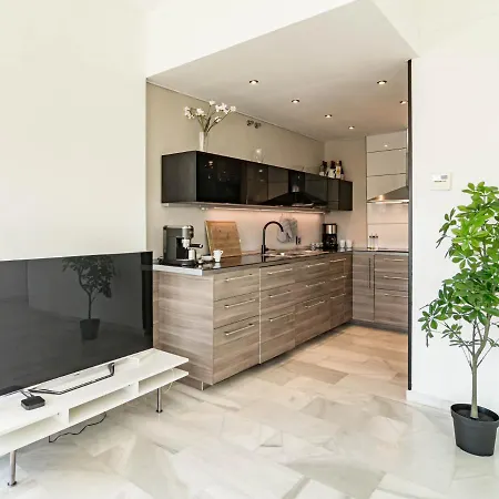 Fantastic Seaside Next To Puerto Banus And Walking Distance To The Marbella