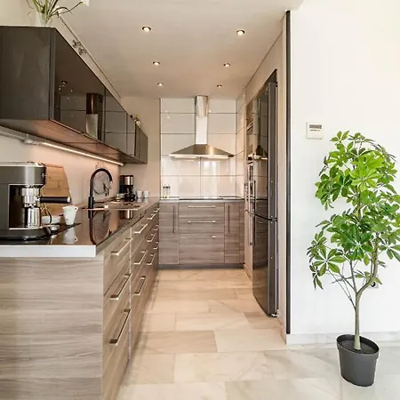 Fantastic Seaside Next To Puerto Banus And Walking Distance To The Apartment *